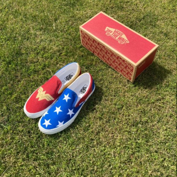 Wonder Woman 1984 Custom Vans - Picture 5 of 10